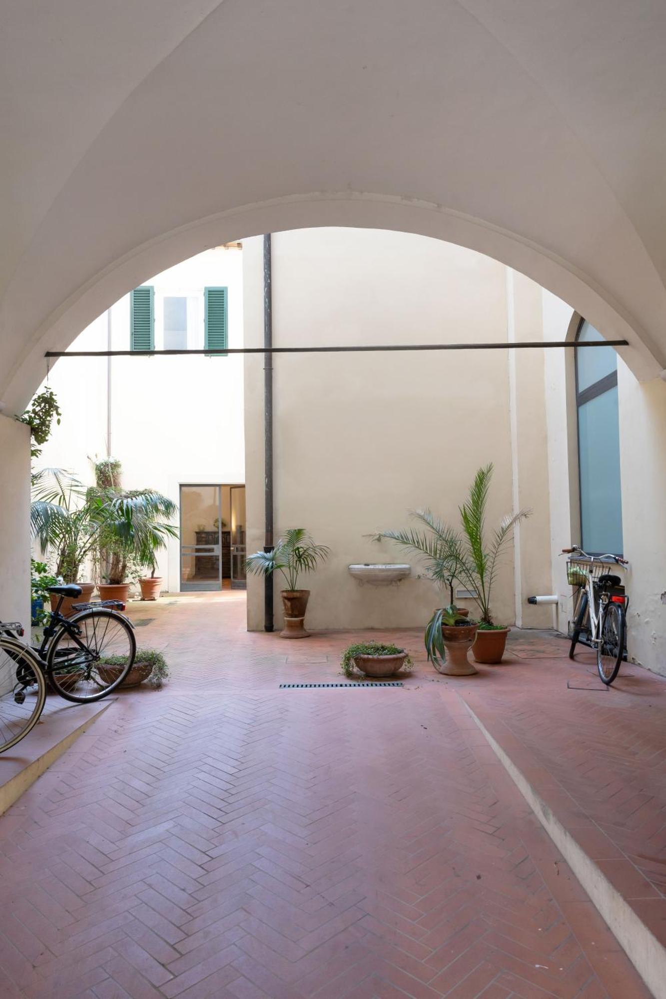 Characteristic Apartment In The Center Of Florenz Exterior foto